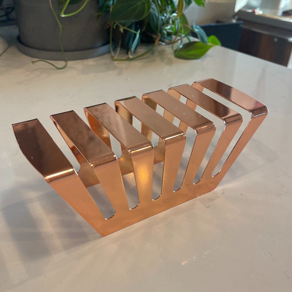CB2 Balance letter holder in Rosegold